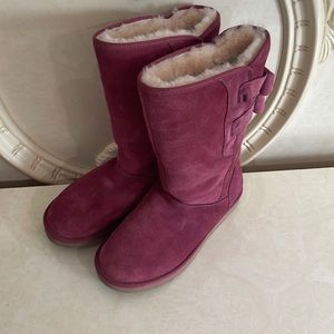 Pink Uggs size 8 women’s slightly used